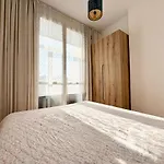 Apartment Prime 27 - 2br With Free Parking *