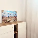 Prime 27 - 2br With Free Parking Lägenhet *